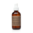 Eine braune Flasche "PAAVANI AYURVEDA tridoshic FOR BALANCED SKIN STEP 2: FACIAL TONER" mit weißem Sprühkopf. Das Etikett beschreibt die Anwendung zum Entfernen von Make-up und die Inhaltsstoffe wie Rosenwasser, Aloe Vera Saft und Lavendelextrakt.