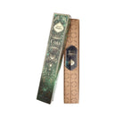 Zwei angewinkelte grüne und braune Schachteln Sagrada Madre Gaia Masala Räucherwerk.