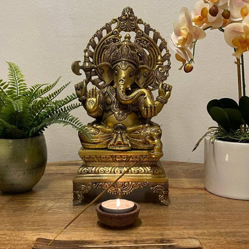 Ganesha-Statue aus massivem Messing – 43 cm hoch, kraftvoll & spirituell bedeutungsvoll