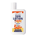 Harmonify Sonnenlotion Kids, 150ml Flasche, bietet LSF 50+ Breitband-Schutz für empfindliche Haut, auf einem sonnigen Strand mit lustigen Cartoon-Elementen dargestellt.