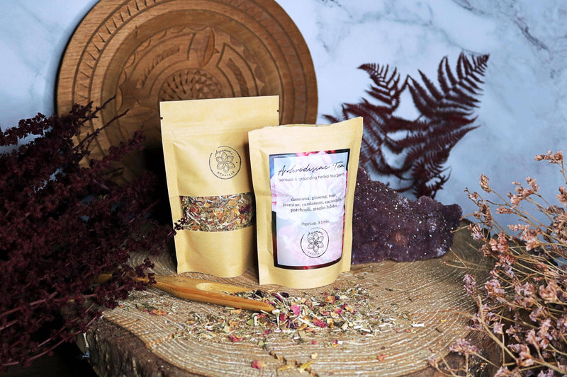 Aphrodisiac tea with damiana, ginseng, cocoa, rose, cardamom