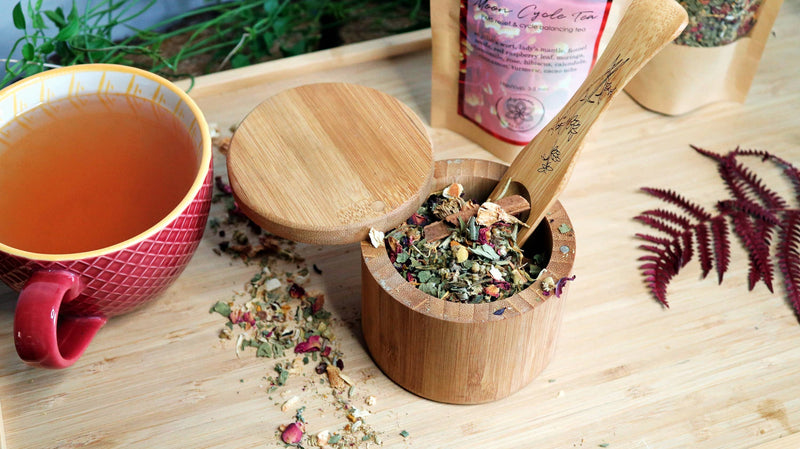 Ayamani Naturals - Moon Cycle Kräutertee mit Frauenmantel | Goddess Wellness