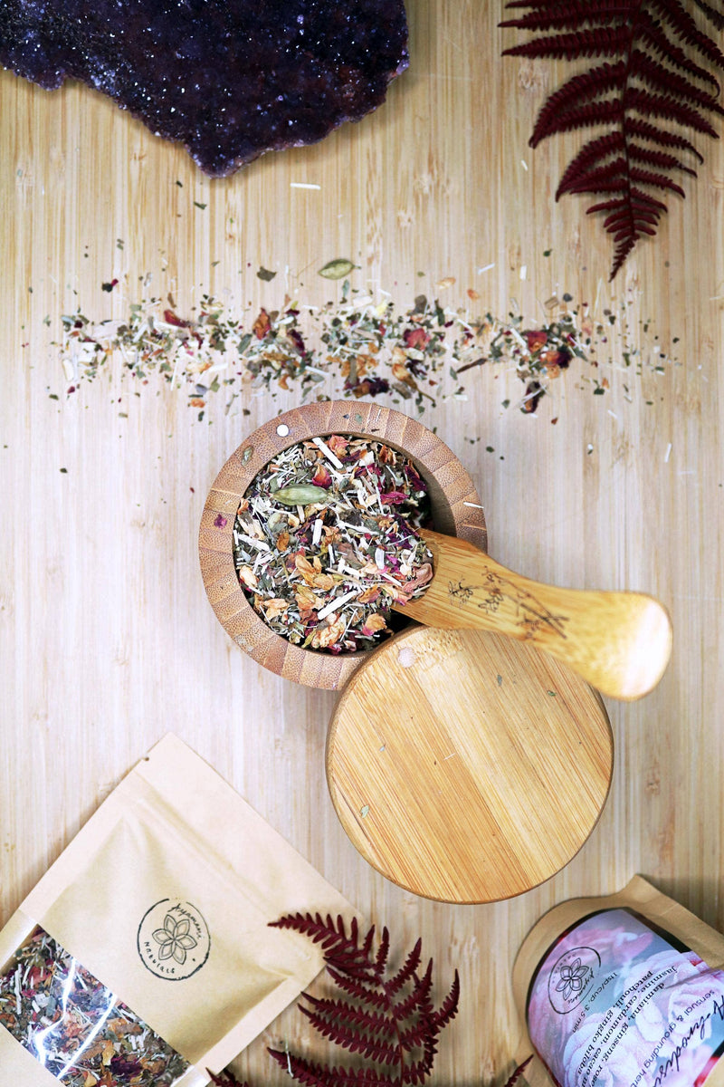 Aphrodisiac tea with damiana, ginseng, cocoa, rose, cardamom