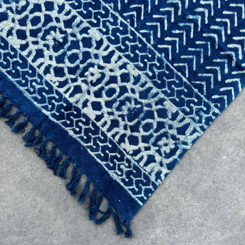 Handgefertigte Indigo-Decke, 170 x 120 cm, Seedha Arrows