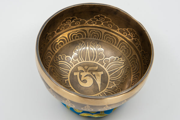 klangschale-om-lotus-bronze-handgravur