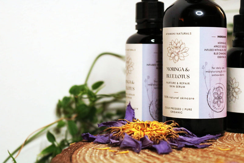 Ayamani Naturals - Beruhigendes Hautpflegeöl mit Blauer Lotus-Moringa und blauer Kamille