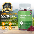 Eine Flasche Harmonify Ashwagandha Gummibärchen (1000mg pro Stück), zertifiziert als "Premium Qualitätsprodukt", glutenfrei, gentechnikfrei, laborgetestet und vegan, auf einer Holzoberfläche mit Ashwagandha-Wurzeln dargestellt.