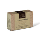 Eine kleine rechteckige Pappschachtel für Moringa-Peelingseife.