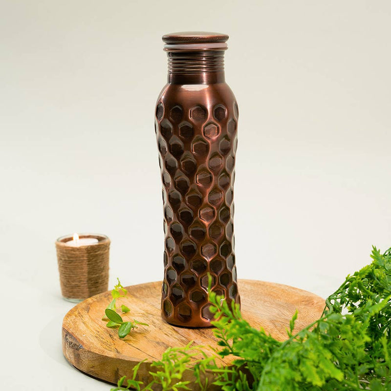 Ayurveda Specialist B.V. - Reine Kupferwasserflasche Curve Diamond Antik - 1 Liter