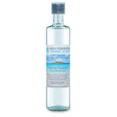 Eine Glasflasche „Ibiza & Formentera Marine Plasma“ auf einem weißen Hintergrund.