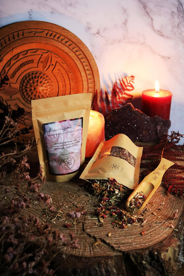 Aphrodisiac tea with damiana, ginseng, cocoa, rose, cardamom
