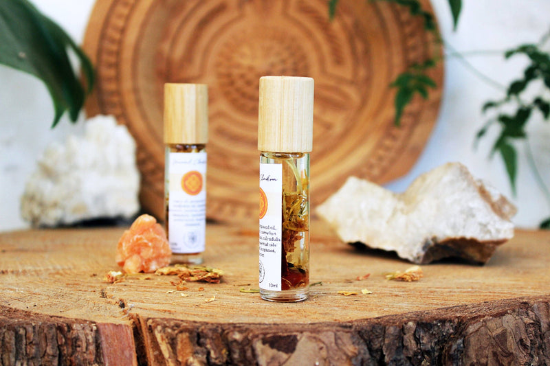 Sacral chakra healing oil with cinnamon, sandalwood, jasmine