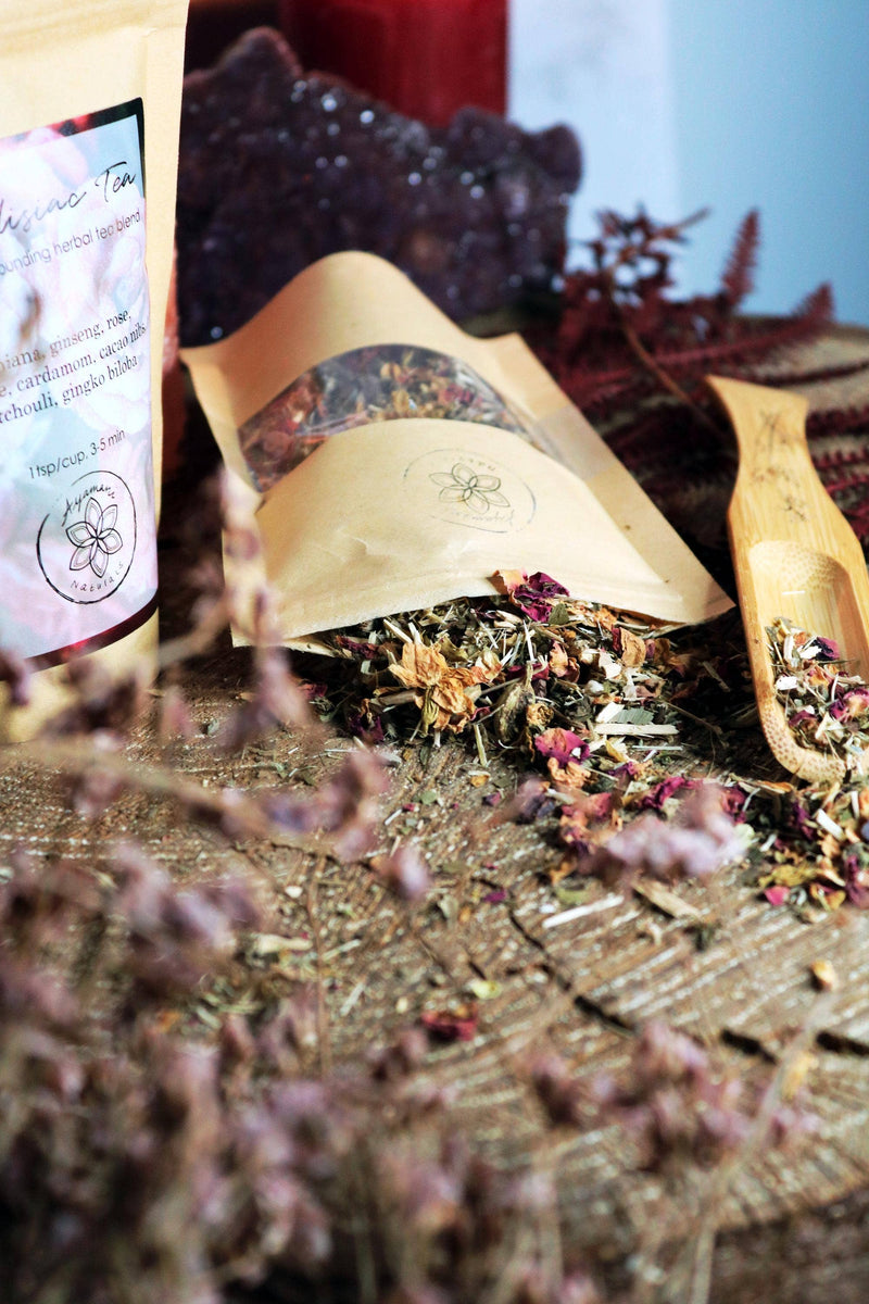 Aphrodisiac tea with damiana, ginseng, cocoa, rose, cardamom