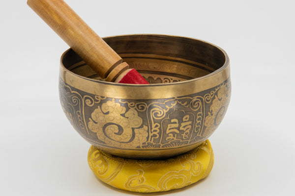 klangschale-lotus-mandala-bronze-handgravur