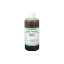 Eine 250 ml Kunststoffflasche SREE SANKARA Eladi Thailam Ayurvedisches Kopf- und Körpermassageöl, freigestellt auf weißem Hintergrund.