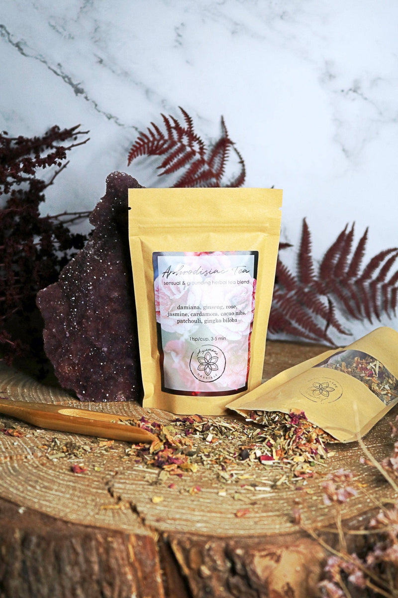 Aphrodisiac tea with damiana, ginseng, cocoa, rose, cardamom