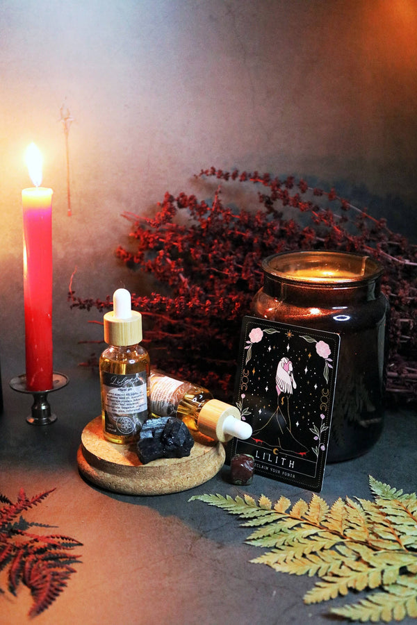 Lilith Oil | Göttliches Feminines Ritualöl mit Mondstein- und Tigeraugenkristallen
