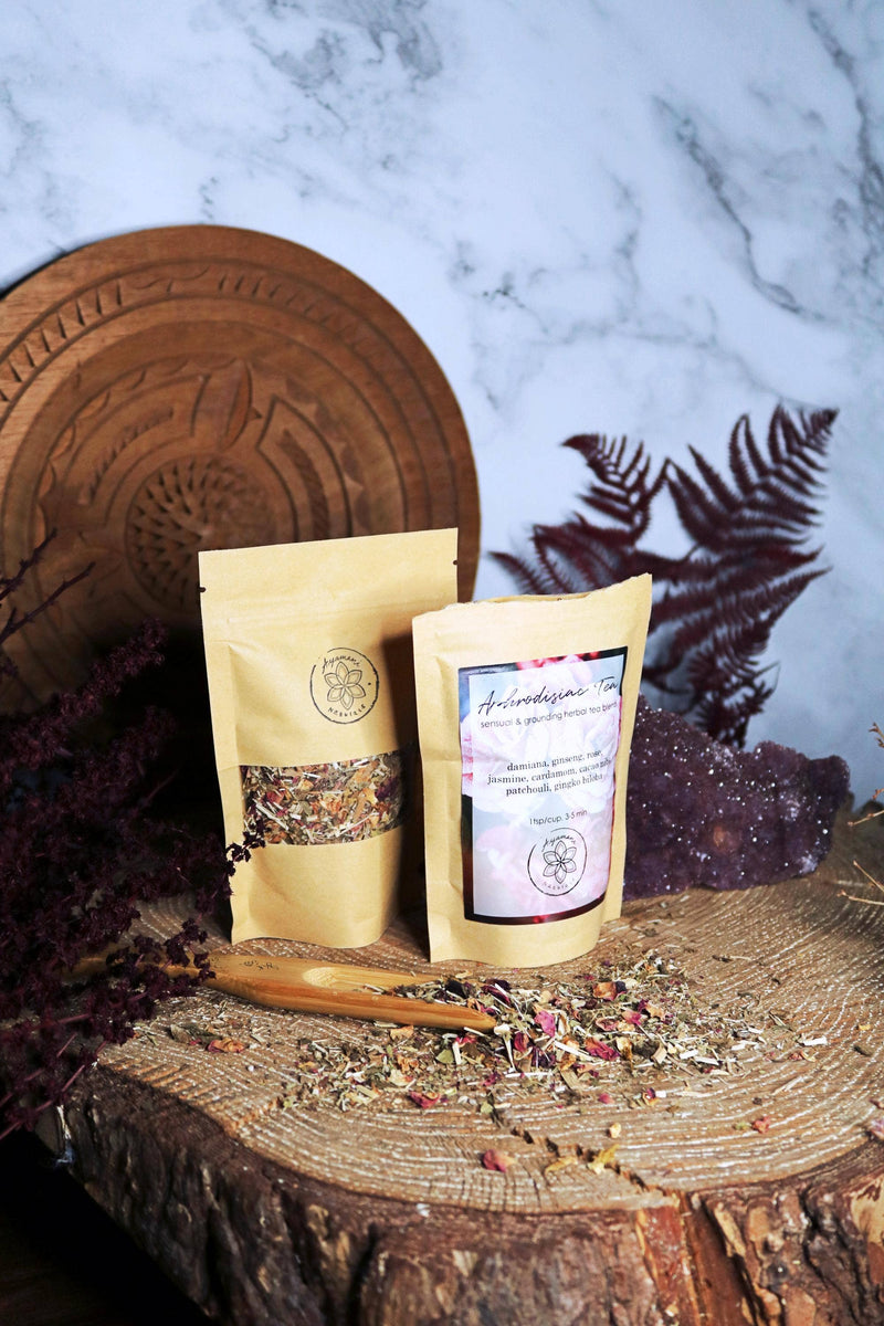 Aphrodisiac tea with damiana, ginseng, cocoa, rose, cardamom