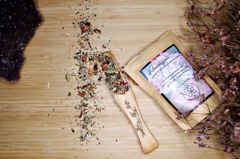 Aphrodisiac tea with damiana, ginseng, cocoa, rose, cardamom