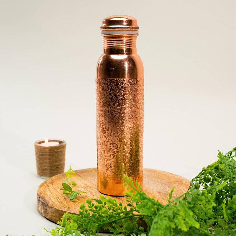 Ayurveda Specialist B.V. - Reine Kupferwasserflasche Blumenmuster ± 1 Liter