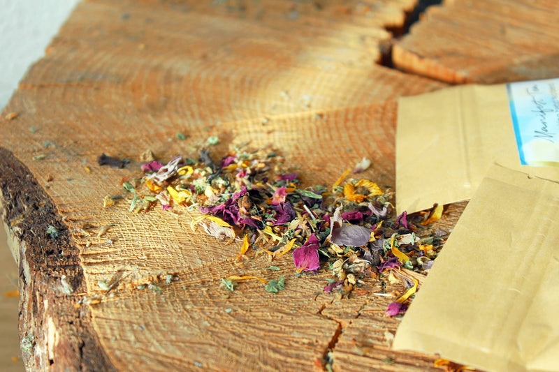 Ayamani Naturals - Manifest Tea | Kräutermischung zur Stimmungsaufhellung und Verjüngung