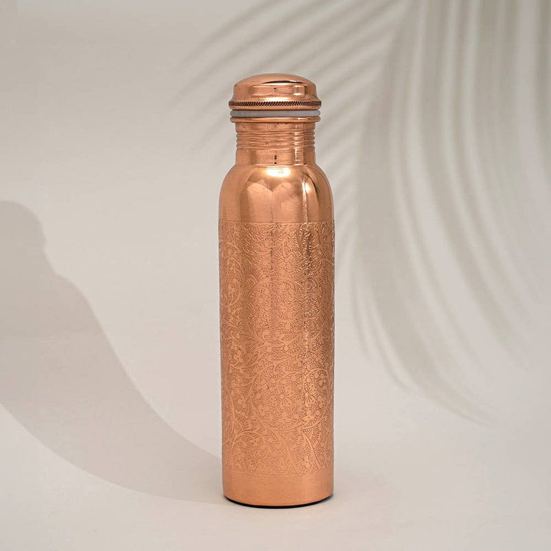 Ayurveda Specialist B.V. - Reine Kupferwasserflasche Blumenmuster ± 1 Liter